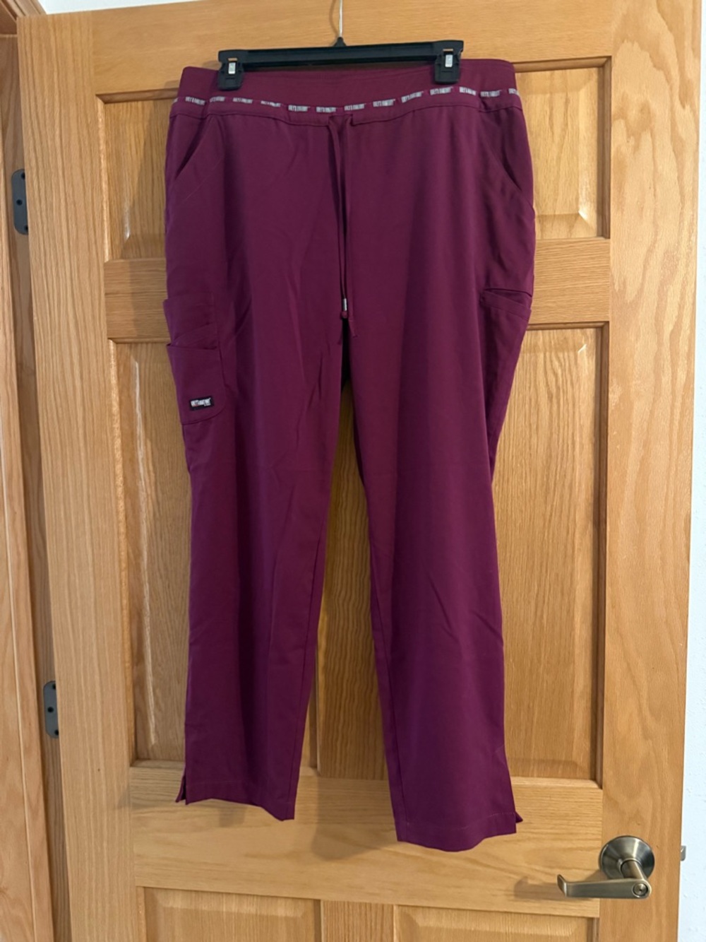 Petite large maroon scrub pants Grey’s Anatomy by Barco spandex boot cut